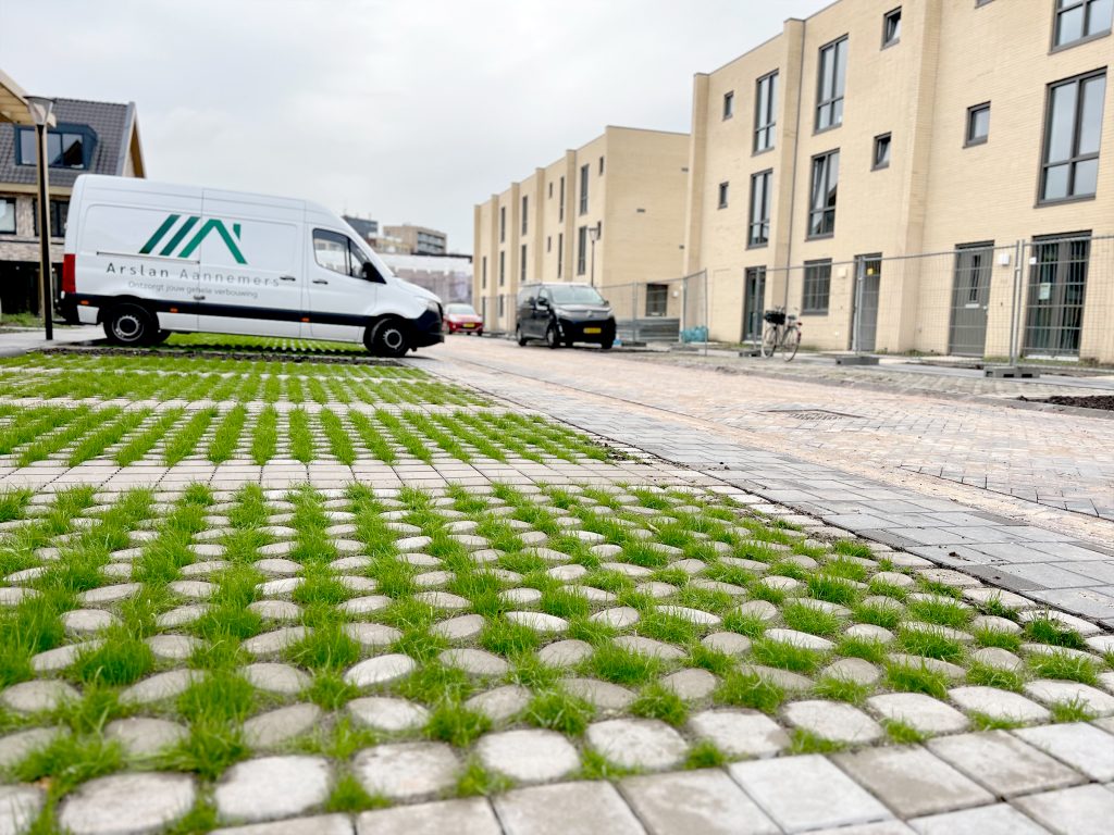 Park Positive groene parkeerplaatsen nieuwbouwwijk Vlaardingen