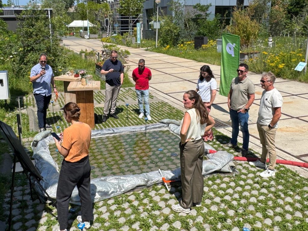 Infiltratietest groene parkeerplaatsen Tu Delft The Green Village
