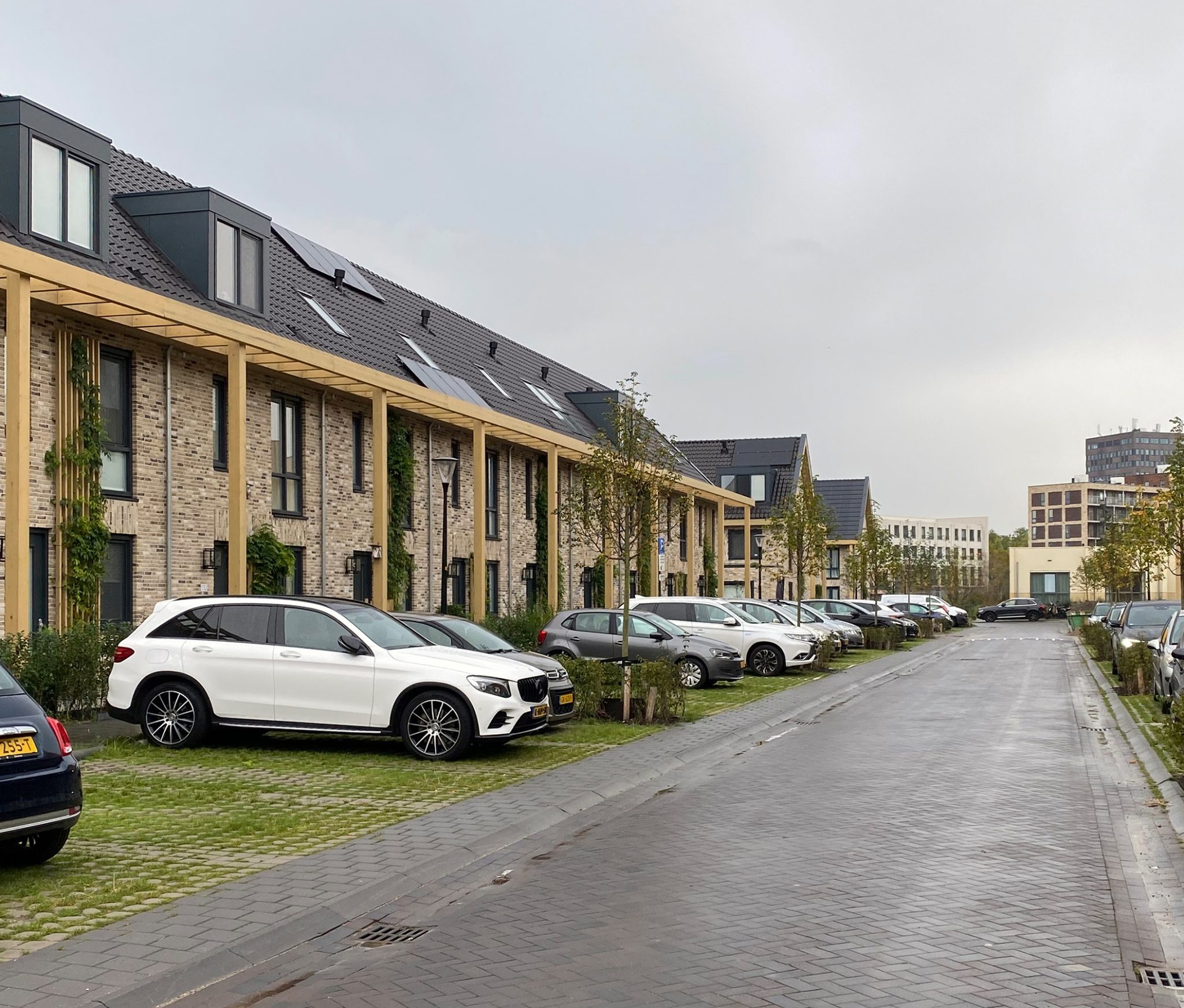 Park Vijfsluizen1-website Regenwaterinfiltratie, stedelijk waterbeheer, Infiltratiecapaciteit bepalen, Infiltrerende verharding Infiltratie Groen parkeren Vergroenen Grastegels Grastegel Gras tegel Grasbetontegel Waterberging Watermanagement Gezonde bodem Leefbare stad Klimaatbestendige stad Groene parkeerplaatsen Regenwaterinfiltratie Waterbeheer
